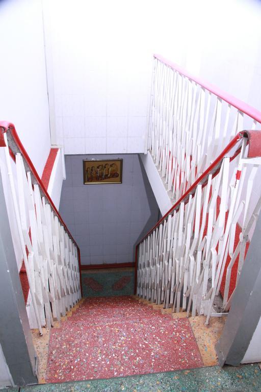20Th Street Hostel Янгон Экстерьер фото
