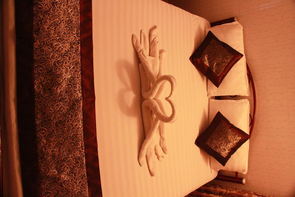 20Th Street Hostel Янгон Экстерьер фото