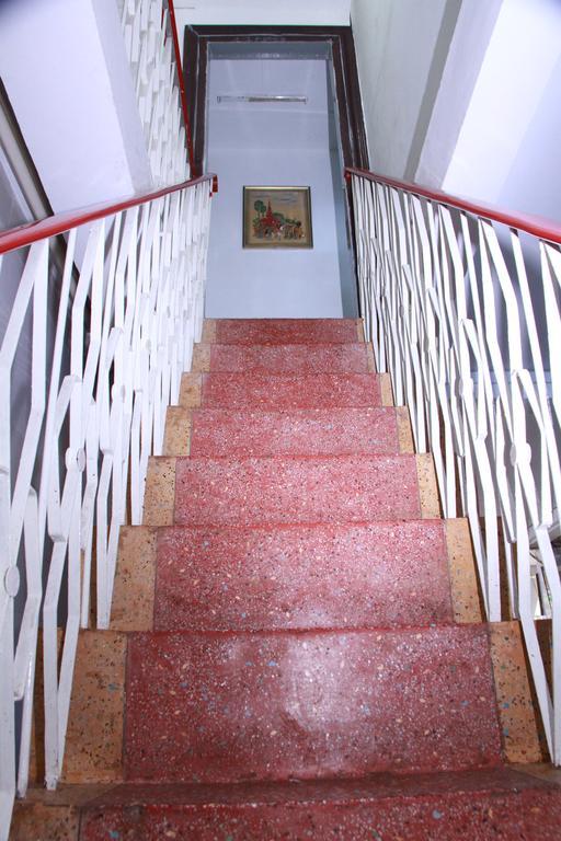 20Th Street Hostel Янгон Экстерьер фото