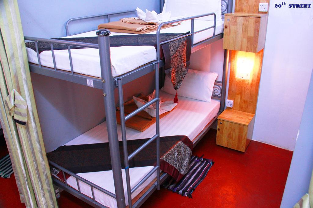 20Th Street Hostel Янгон Экстерьер фото